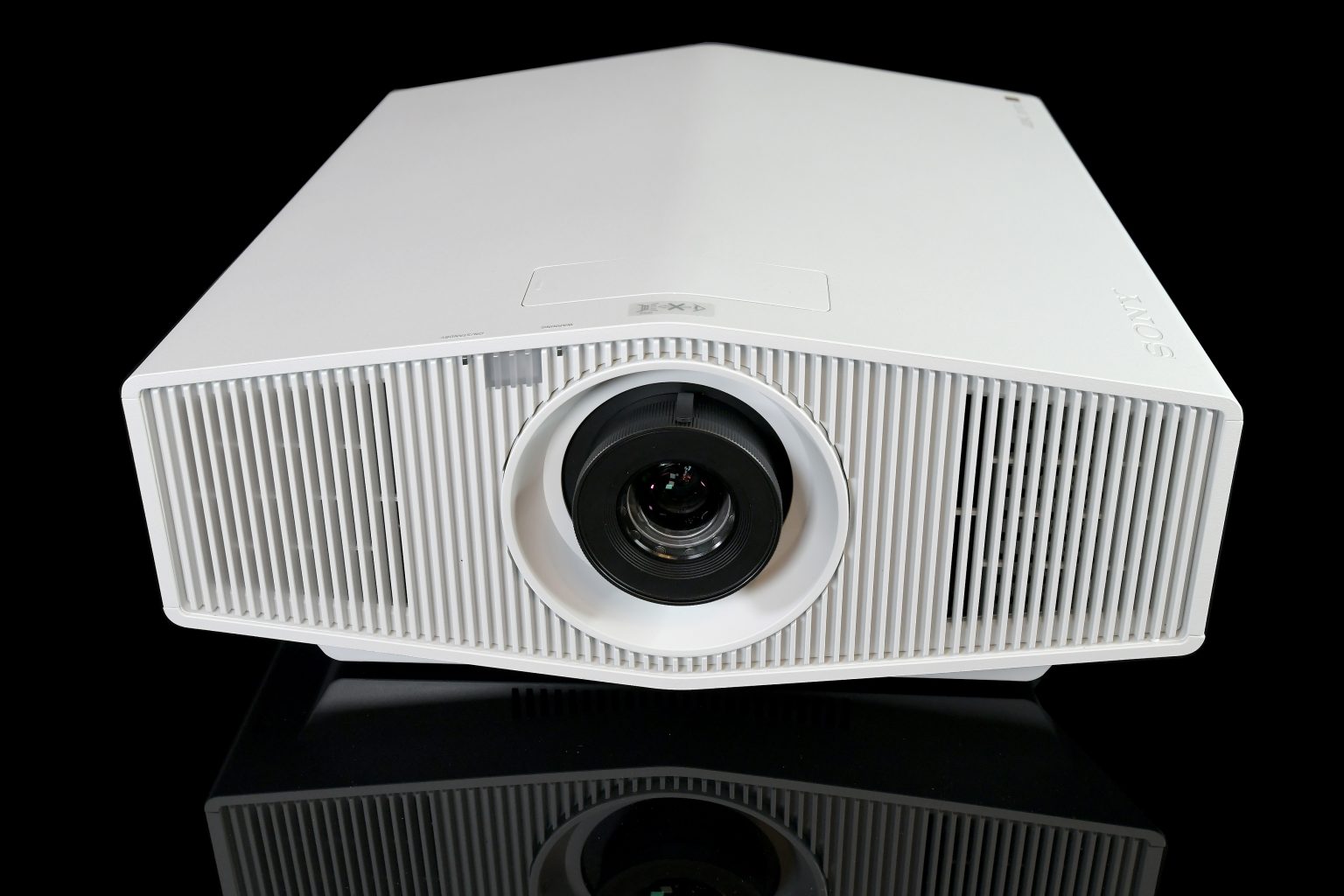 SONY VPL-XW5000ES—4K入门级带激光光源和HDR